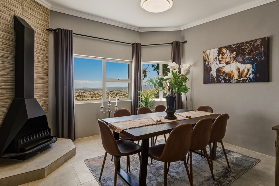 4 Bedroom Property for Sale in Gordon Heights Western Cape